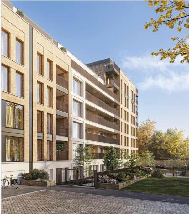 High-spec 1x Large Bedroom Apartment *
